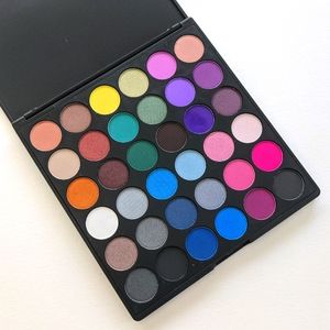 Smoky eyeshadow palette